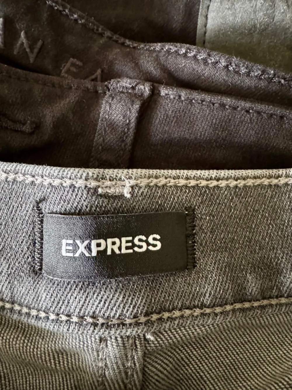 Express Mid Rise Skinny Jeans - Picture 4 of 8